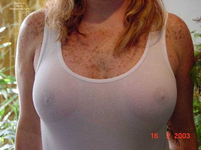 sexy-with-freckles:  nipples through frexy body http://bit.ly/2obgYgY