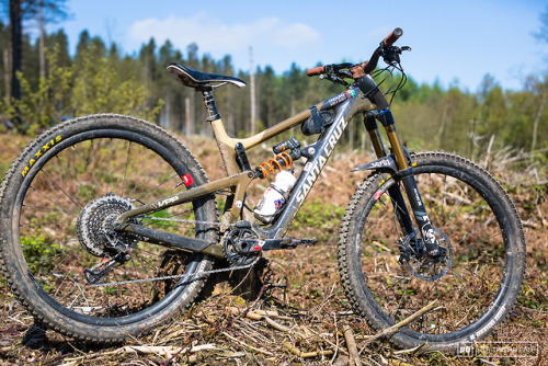 aces5050: (via 7 Bikes From Peaty’s Steel City DH 2018 - Pinkbike)