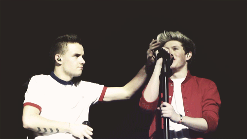  Liam playing with Niall's hair and being adorable - O2 Arena [2/24]            