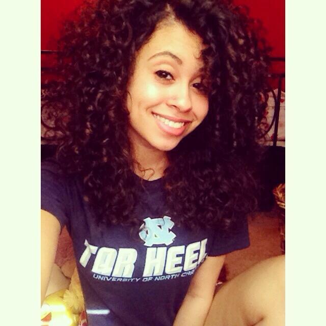 blacklatinaaa:  😍😍 everybody sees how “beautiful” I am but me.. 
