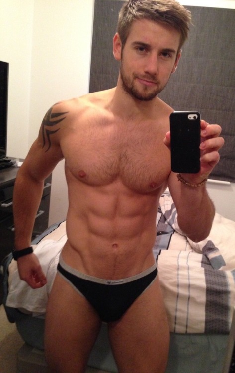 thehottestmenaround: Alex Crockfordwww.instagram.com/alexcrockford/ You’ve got male! S