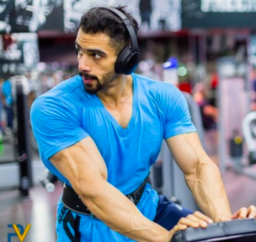 bicepsinsleeves: Wow! @bicepsinsleeves