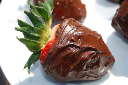 im-horngry:  Vegan Nutella & Strawberries - As Requested!