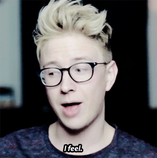 peace-out-little-munchkins:  me, when my otp ever interacts (x) 