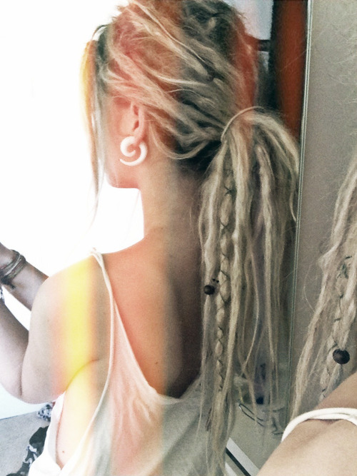 lovelinessblr:  x na We Heart It. 