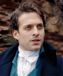 dearemma:aesthetic: french revolutionary who just so happens to be a vampire