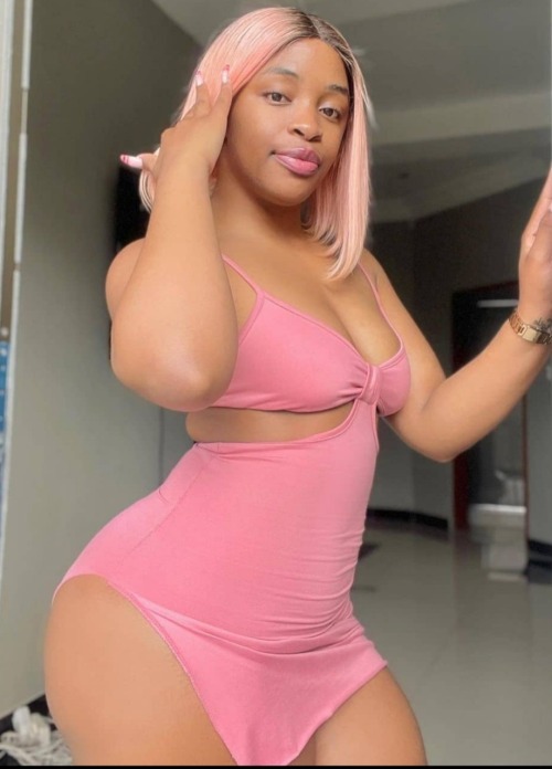 dasco4sho:princejazziedad:DeliciouslySexy Curvy Luscious BootiDelicious Mamita Ms Cindy_Makhathini…… What a Delicious Body on her…… ❤️🤍💜No doubt 