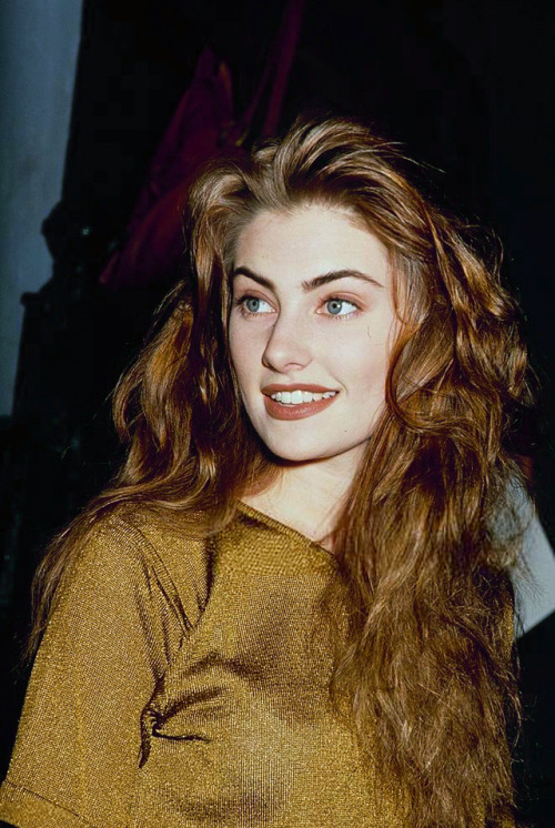 madeleine-ferguson:Mädchen Amick, 1990.