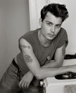 hollywood-portraits:  Johnny Depp photographed