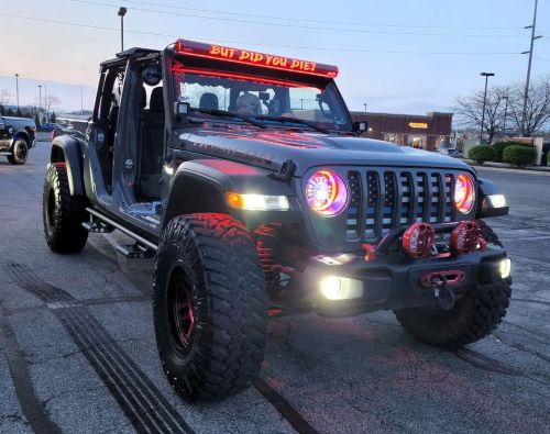 turbobuckeye:  #WranglerWednesday Custom Jeep Gladiator Rubicon. 📷: #lxbeyondphotography 🚘: @toxsickrubicon | www.jeep.com⁣ ⁣ #Jeep #Mopar #JeepGladiator #1320club @jeep @stellantisna @officialmopar #AmericanMuscle #MuscleCars #LXBN #femaledriven