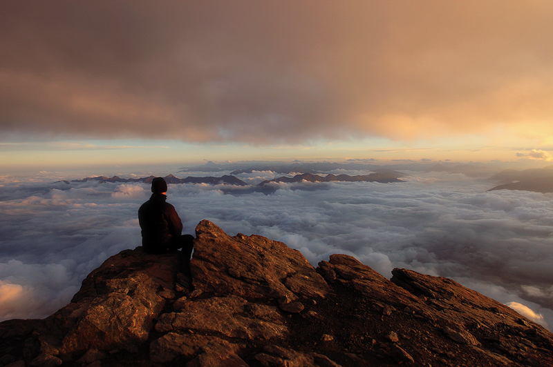 nubbsgalore:  a walk in the clouds. photos of and by roberto bertero ascending