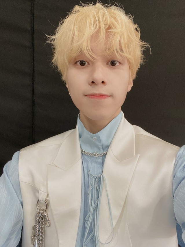威神V_黄冠亨_HENDERY: hi~my friends🤪 (1, 2, 3, 4, 5, 6, 7)