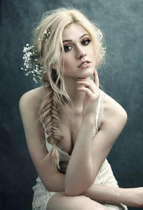 sexyandfamous:Katherine McNamara