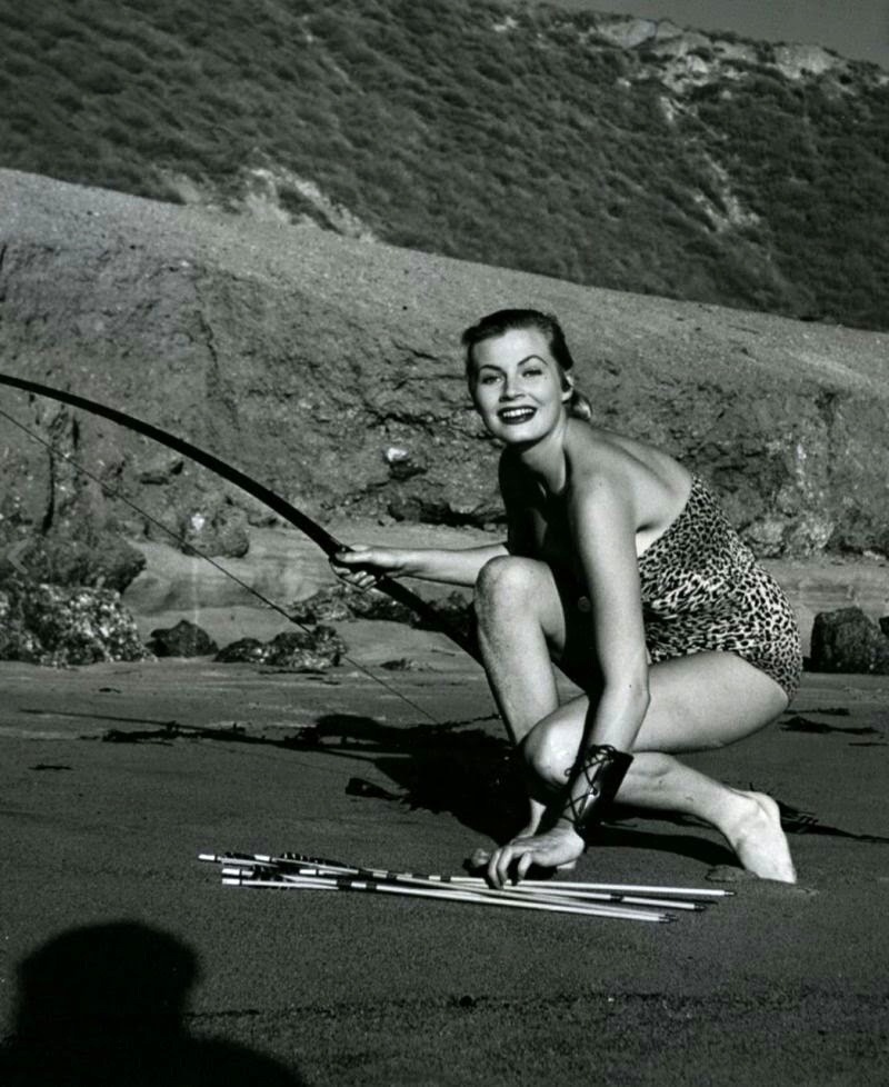 Anita Ekberg par André de Dienes.