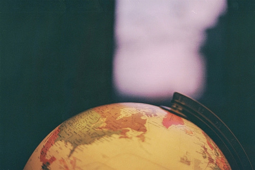 bonjour-ka:  Holidays by skippedheartbeats on Flickr.