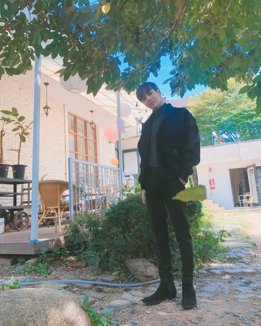 Photo Shinee Instagram Update With Taemin
