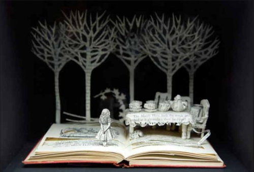 missmaceymouse: Fairytale book sculptures by Su Blackwell