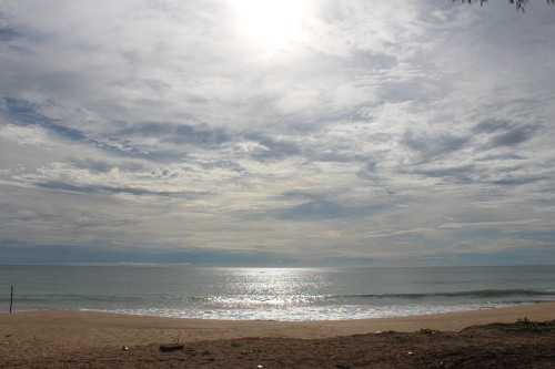 Dad brought us to Thai Mueang beach while waiting for uncle to finish his work at 5pm. So wonderful!