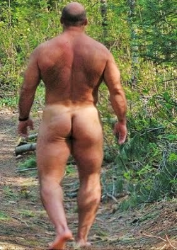 royaldaddies:  I HATE to see him go… But, I LOVE to watch him leave!