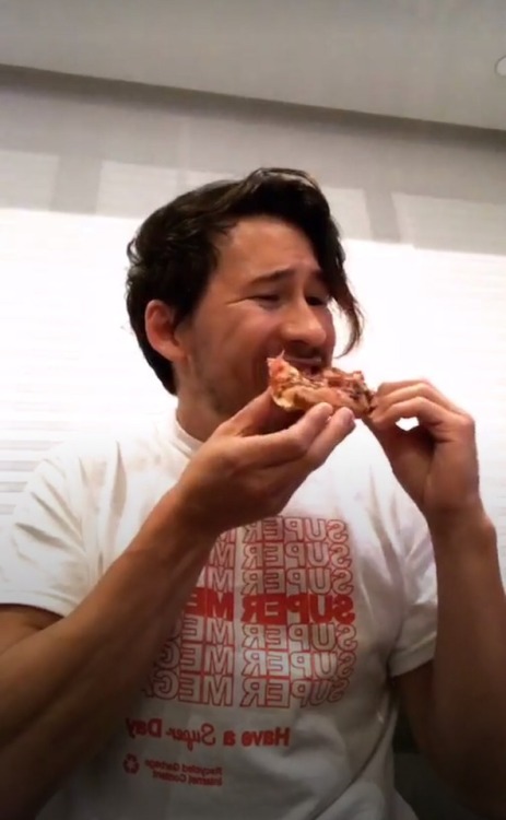 markxsepticxpie:  My dream has come true  Thank you @markiplier for at least trying  IVE ALREADY TRIED ITMANY TIMES BEFORE THISThis is me CONFIRMING that I hate it.