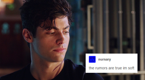 courfeyac:  flowerharry: alec lightwood + tumblr text posts  