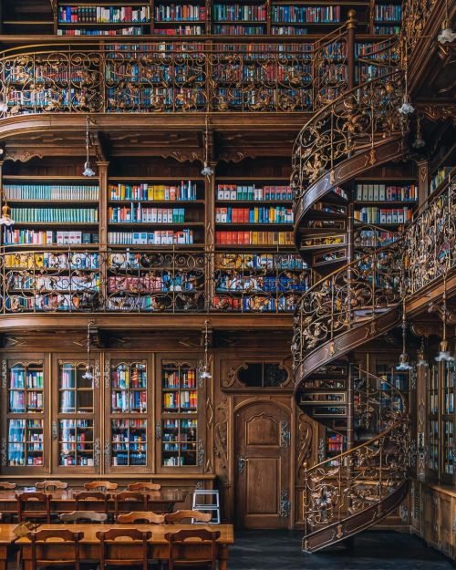 Municipal Law Library, Munich, Germany by themodernleper