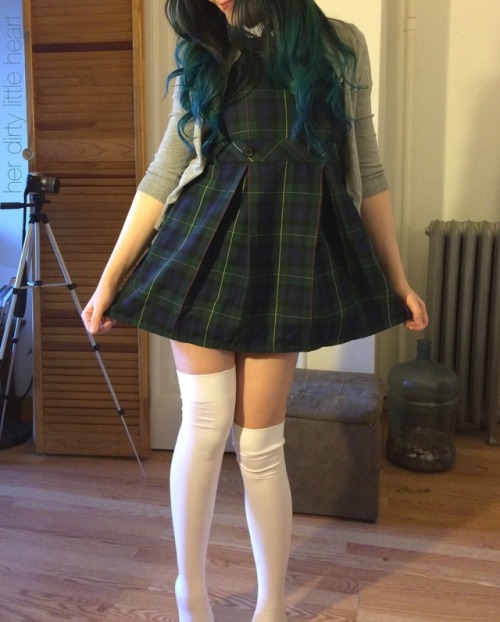 herdirtylittleheart:Okay, I’ll admit it. I felt really cute in the uniform. For more posts about thi