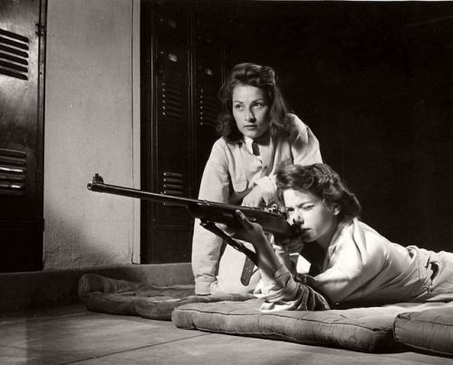 coolkidsofhistory:  Two women conduct marksmanship adult photos