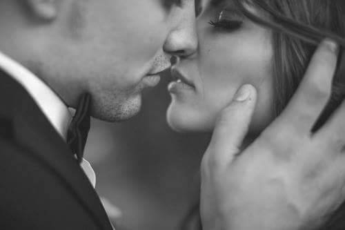 L'amore non nasce spiegandolo. Conosco donne  che perdono tempo a spiegare  l'amore