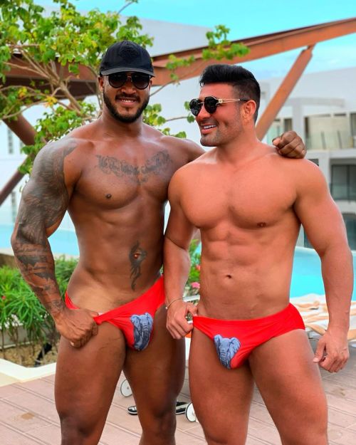 jjmalibu:    Check out more hot guys! AlbertoBlancasMX