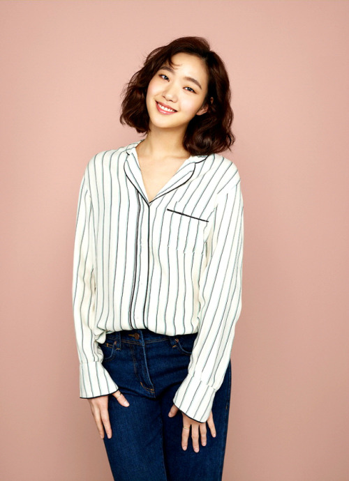 alasskayoungg:  Kim Go Eun pretty in pink