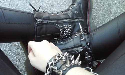 vie-und-morte:  My boots. 
