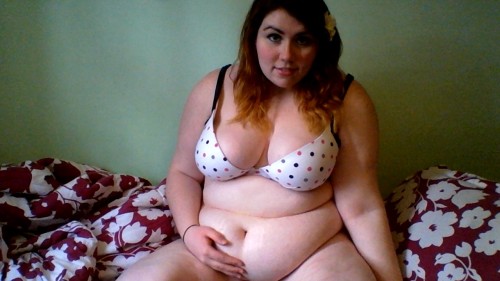 deliciouslymonnyme:  pigglett1963:  she be gorgeous   tdevil:pigglett1963:she be gorgeous   