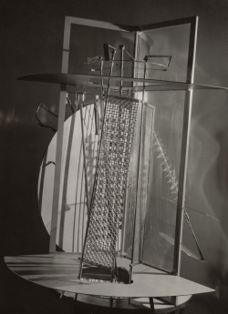 netlex:László Moholy-Nagy (1895-1946) Photograph (Light Prop for an Electric Stage) c. 1930 Gelatin silver print 14 ¾ × 10 ¾ in. The Museum of Modern Art, New York, Gift of the artist © 2017 Hattula Moholy-Nagy/Artists Rights Society (ARS), New