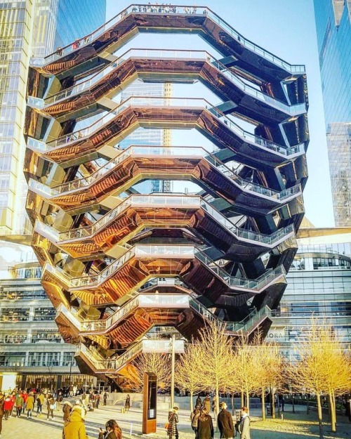 humbled by this masterpiece #architecture #nyc #thevessel #hudsonyards #design #sexy #sexybachelorpa
