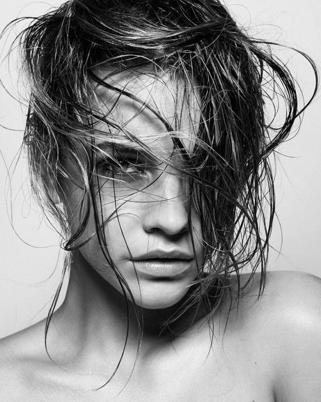airows:  (via Barbara Palvin Looks Stunning In Portrait Series « Airows)