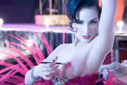 prettyeyestellprettylies:always reblog dita