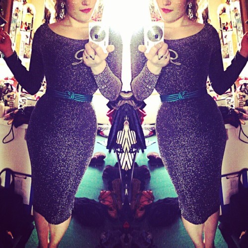 Last nights Christmas party look, I love this dress! #glamour #ootn #selfie #pinup #hourglass #steal