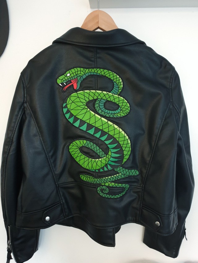 @alder-berry here's my baby 😊 🐍 
Tunnel Snakes jacket I made for my Sole Survivor cosplay (yes, because it's Creation Club too).