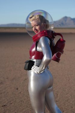 retrosci-fi:  “Space suit” ~retro-futurism  @empoweredinnocence outfit for you