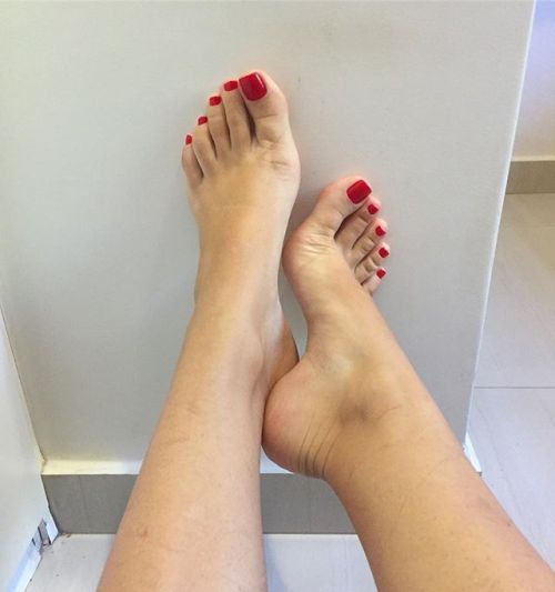 kat92ft: Welcome to my new accountMy feet size 7