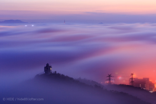 mingsonjia: 云雾之中 Qingdao in the mist  by hide89