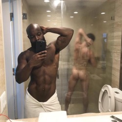 classicman30:  badboiijonnreloaded:  BadboiijonnReloaded.tumblr.com 🤩   😍😍