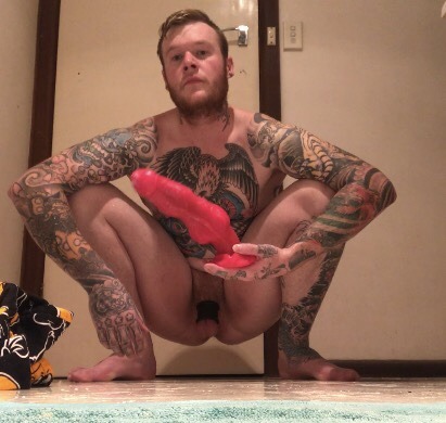 alphapupgunner:  mykinkyside1:I’m going to need a hand to get this one in…. any