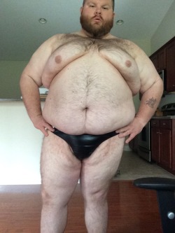 theirishchub:  Trying out a new style of swimming trunk for Tidal Wave in a few weeks. These are obviously way too tight and I think I’m going to look more at the square cut shorts but here ya go anyway. :)  #SteppingOutOfMyComfortZone #FatManInALittleSpe