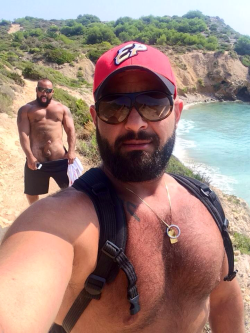 alanh-me:  150k+ follow all things gay, naturist and “eye catching”  