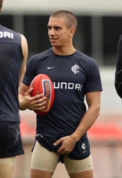 muskybro:  sweaty dicks in tight compression shorts need frequent adjustments
