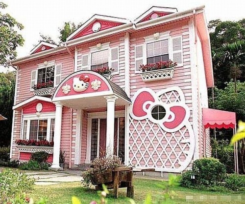 littlepainslut: masterandbunny: Bimbo house complete, now I just need to fill it up with Bimbos I wa