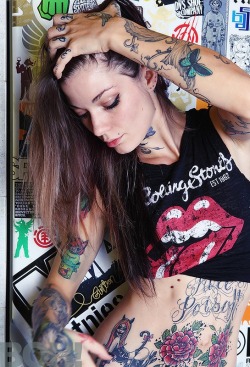 tattooedladiesmetal:  Refen Doe