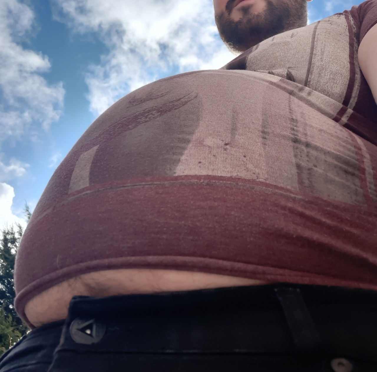 roundanproud:  My gut is turning into a proper fat fuck 